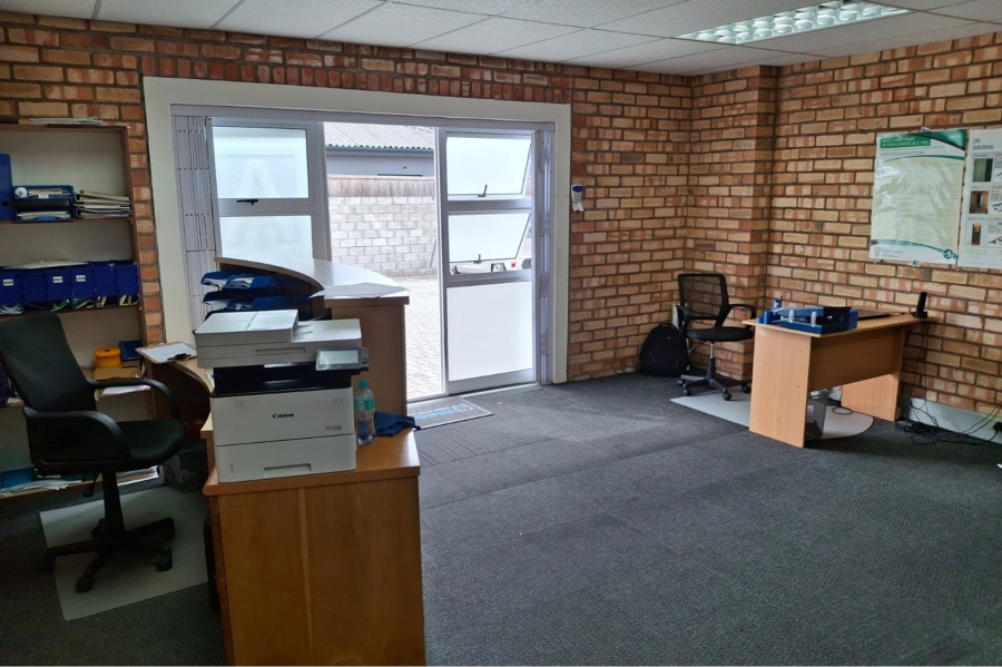 To Let commercial Property for Rent in Newton Park Eastern Cape